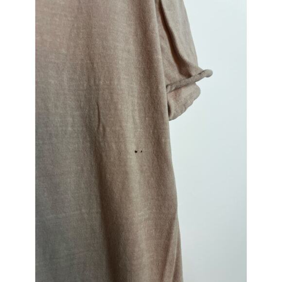 we the free oversized, V-neck size medium note there is a stain on the front - Picture 3 of 7